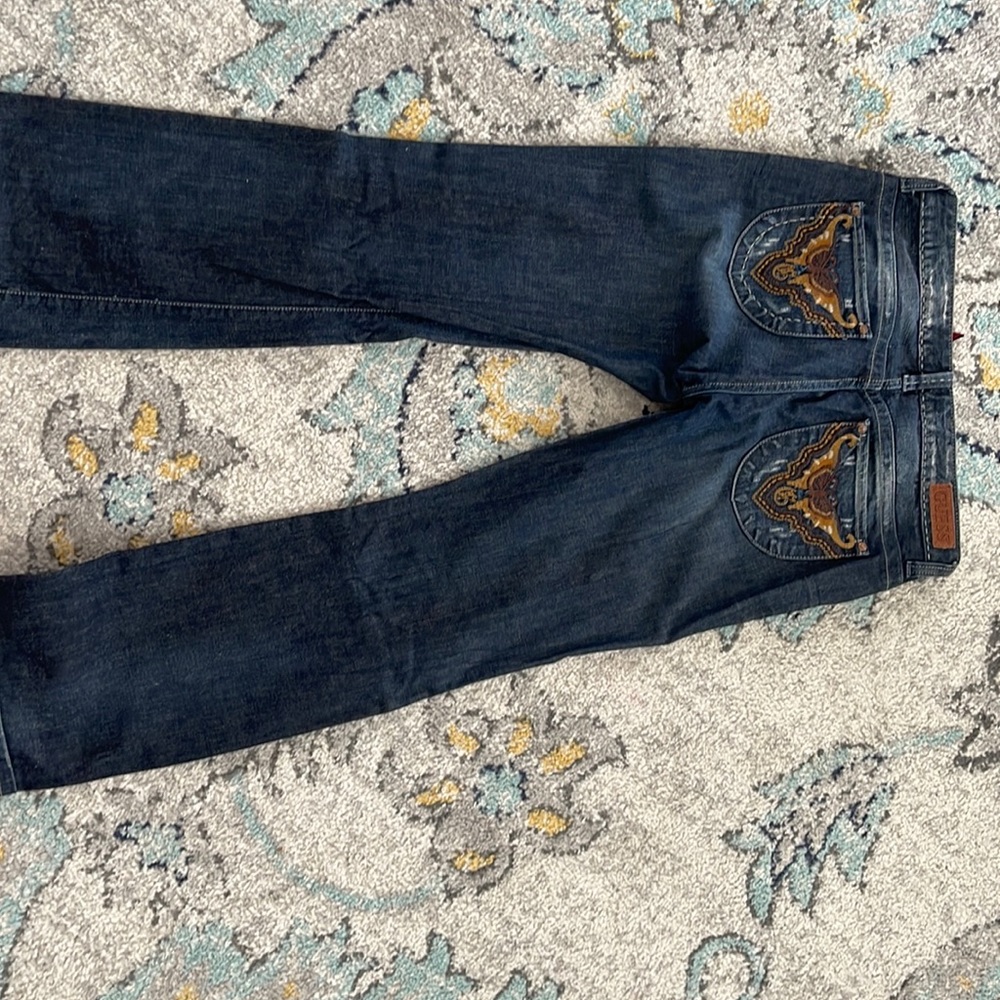 Guess flared butterfly embroidered pocket jeans. Size 32